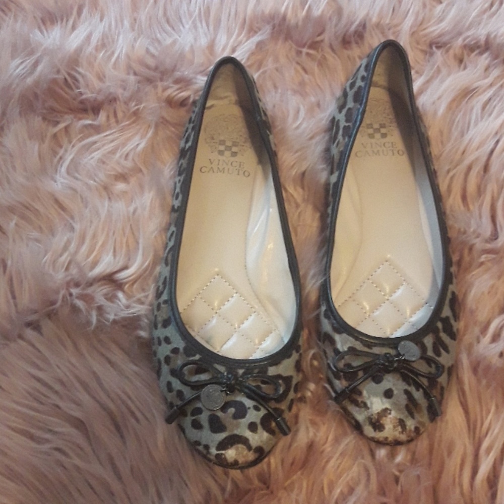 Vince Camuto Animal Print Calf Hair Flats Size 7